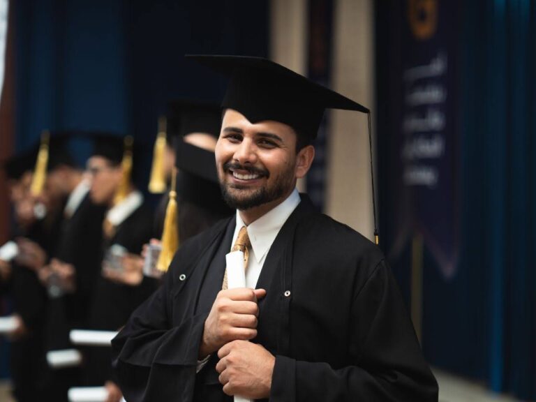 Jobs That Require an MBA: Career Paths and Salaries