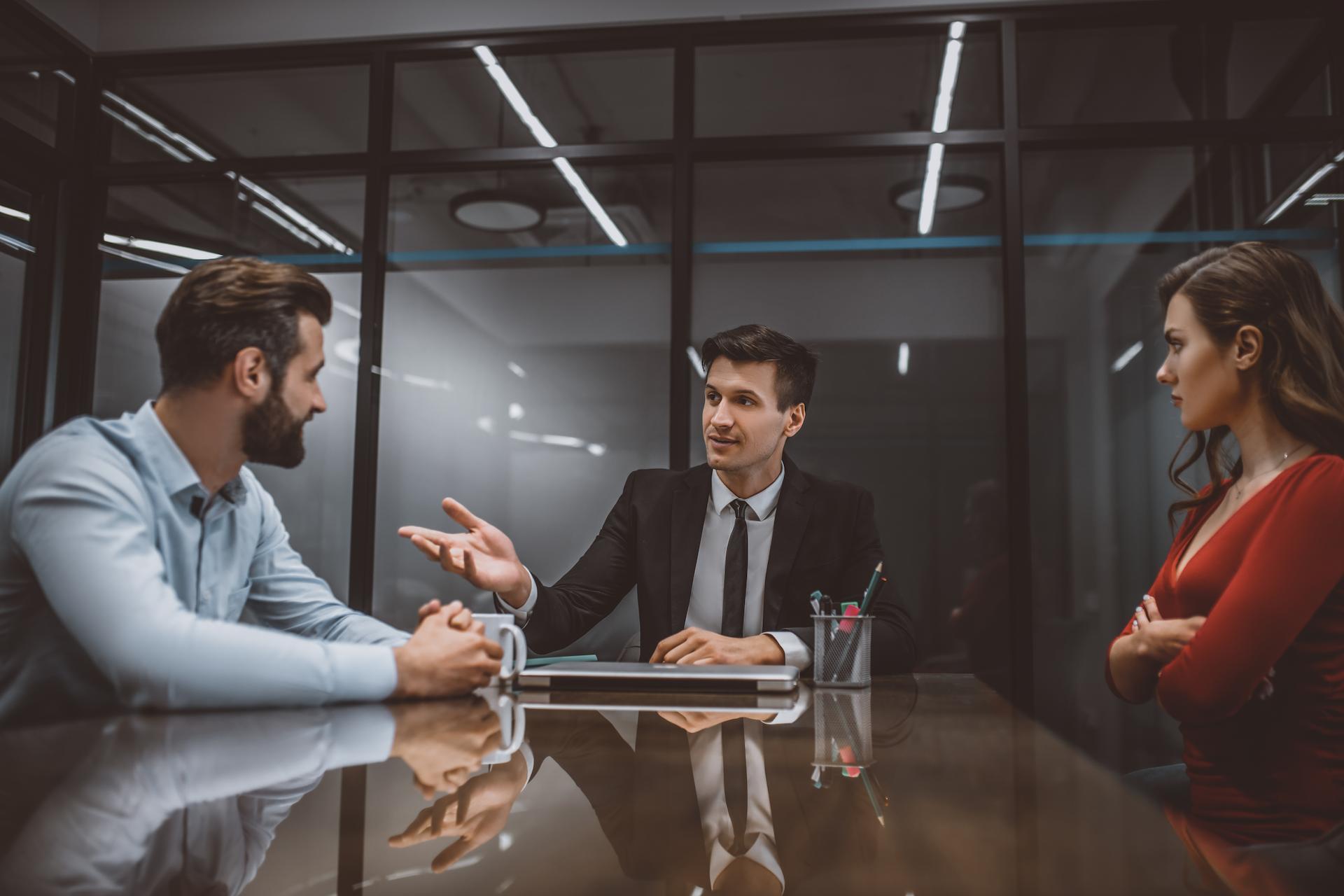 A mediator helps resolve a family dispute.